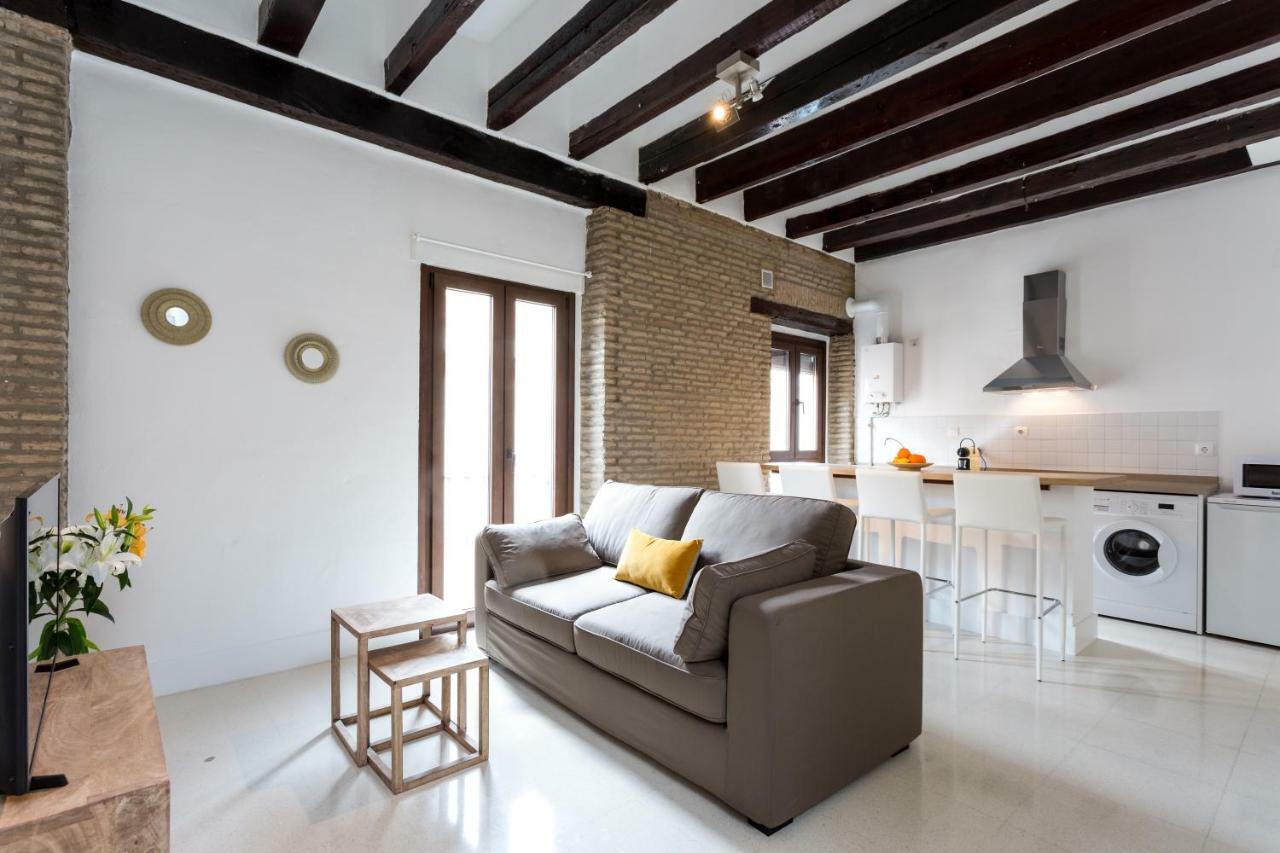 Almazen Apartamentos, Arrayan 23 Севилья Экстерьер фото