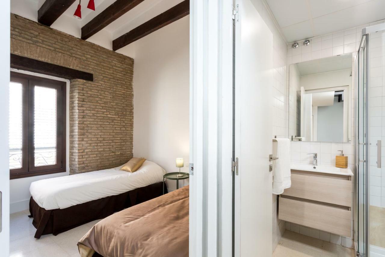 Almazen Apartamentos, Arrayan 23 Севилья Экстерьер фото