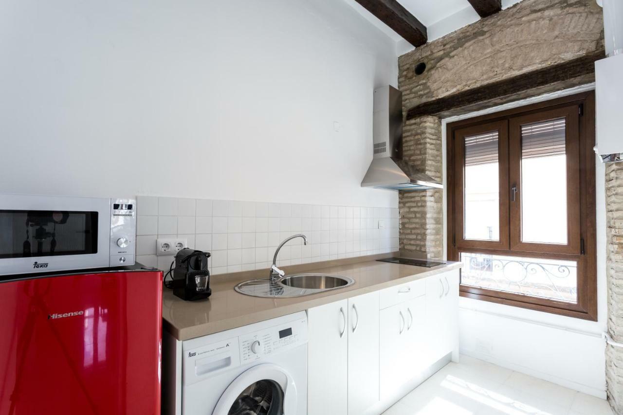 Almazen Apartamentos, Arrayan 23 Севилья Экстерьер фото
