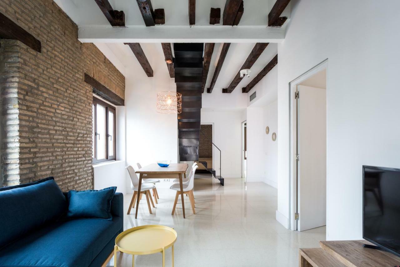 Almazen Apartamentos, Arrayan 23 Севилья Экстерьер фото