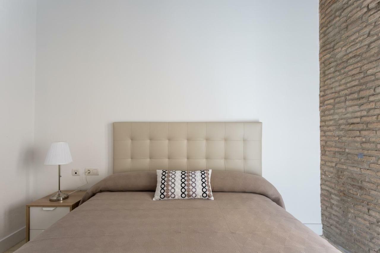 Almazen Apartamentos, Arrayan 23 Севилья Экстерьер фото