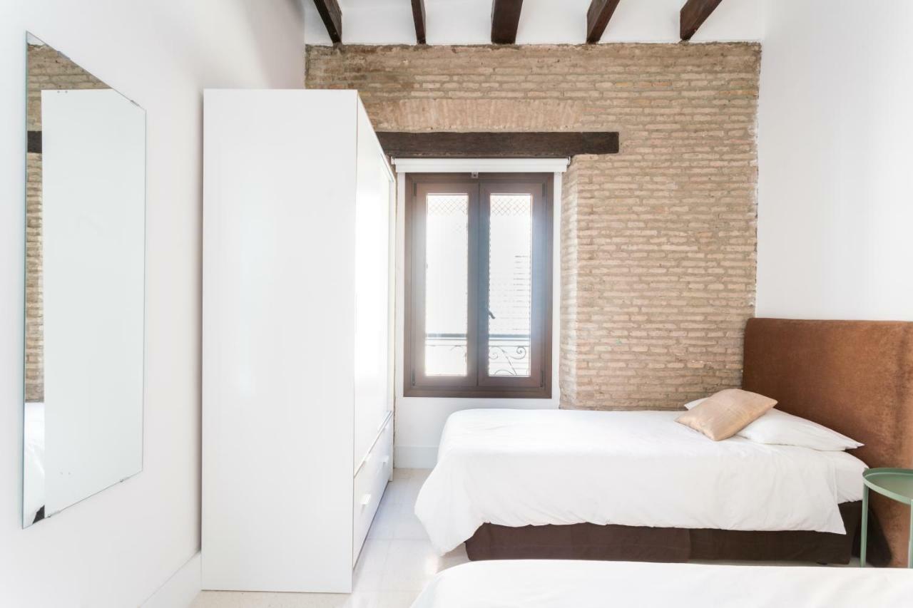 Almazen Apartamentos, Arrayan 23 Севилья Экстерьер фото