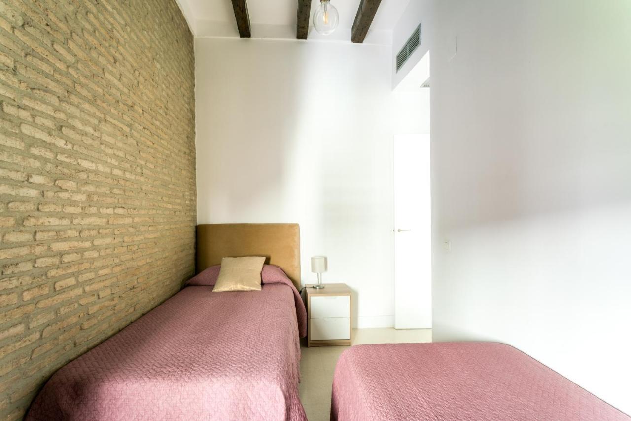 Almazen Apartamentos, Arrayan 23 Севилья Экстерьер фото
